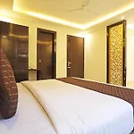 Hotel Iconic Near Delhi Igi International Airport