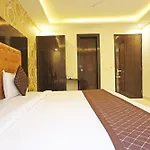 Hotel Iconic Near Delhi Igi International Airport