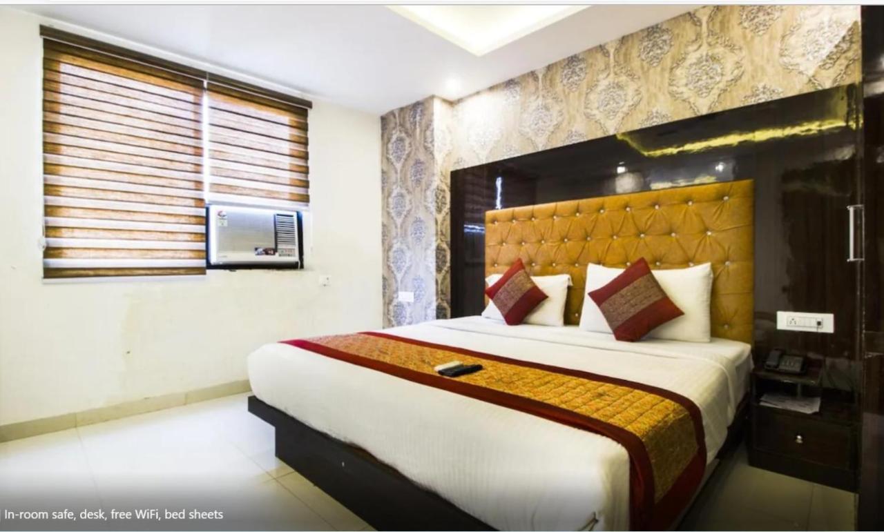 Hotel Iconic Near Delhi Igi International Airport 3*