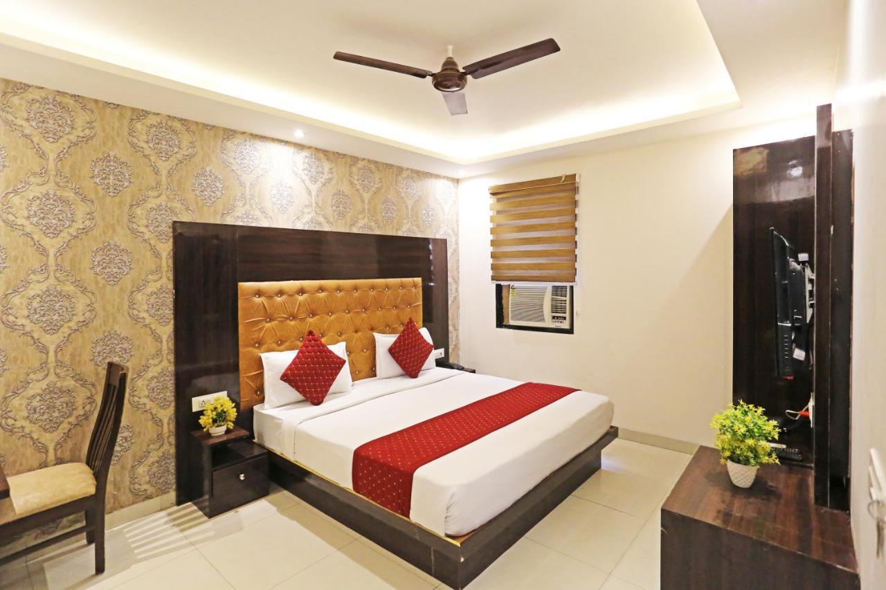 Iconic Near Delhi Igi International Airport New Delhi