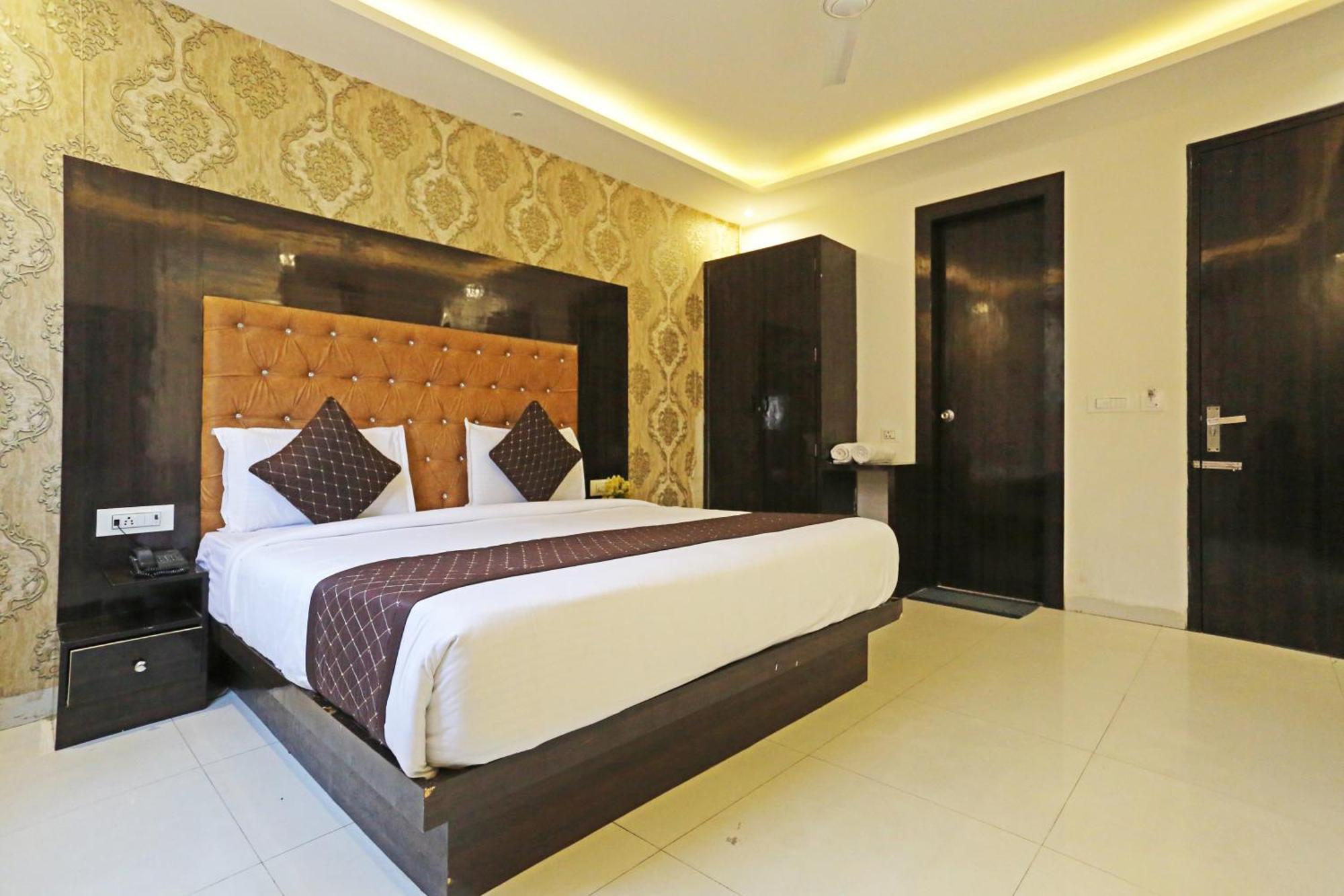 Iconic Near Delhi Igi International Airport New Delhi